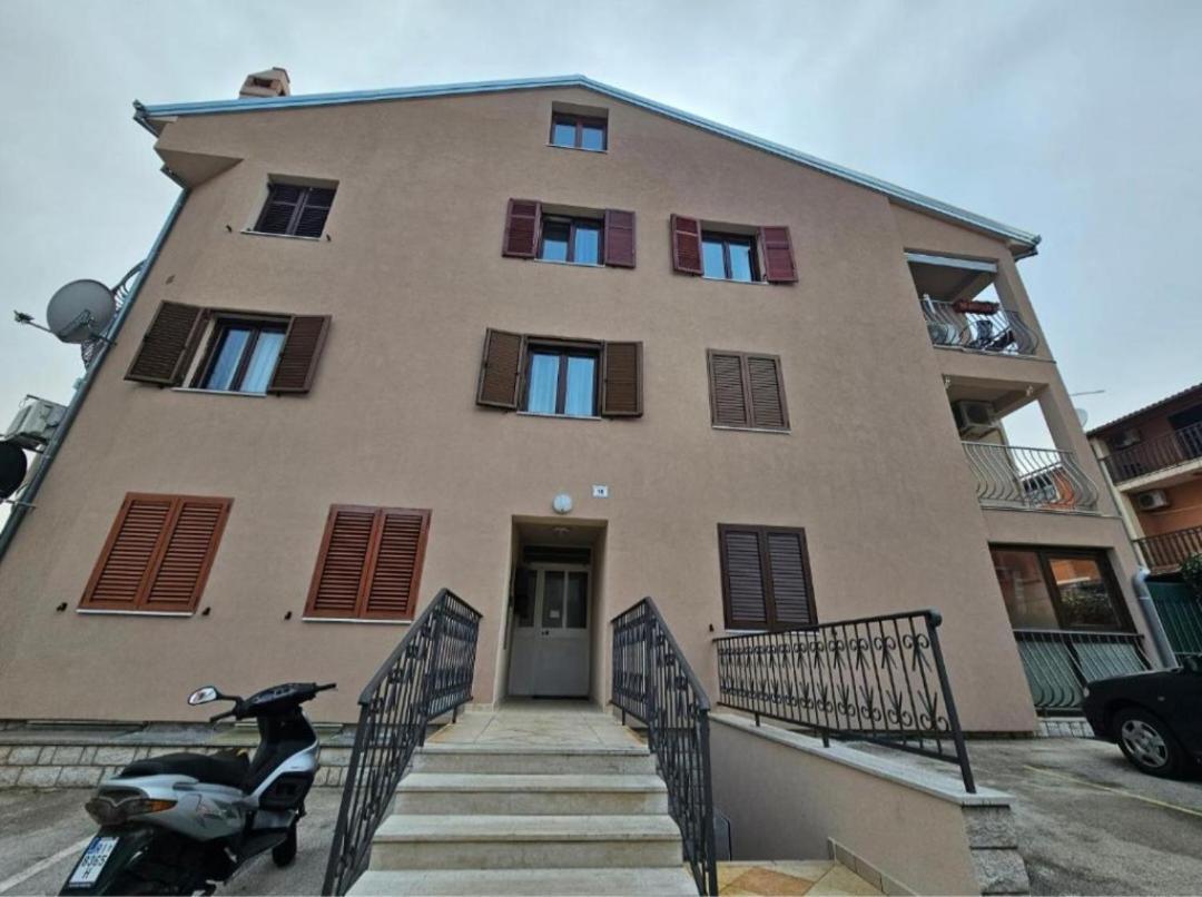 Apartment Gloria Ровинь Экстерьер фото
